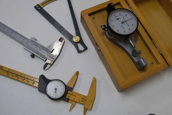 Watchmaking 101: how to use calipers