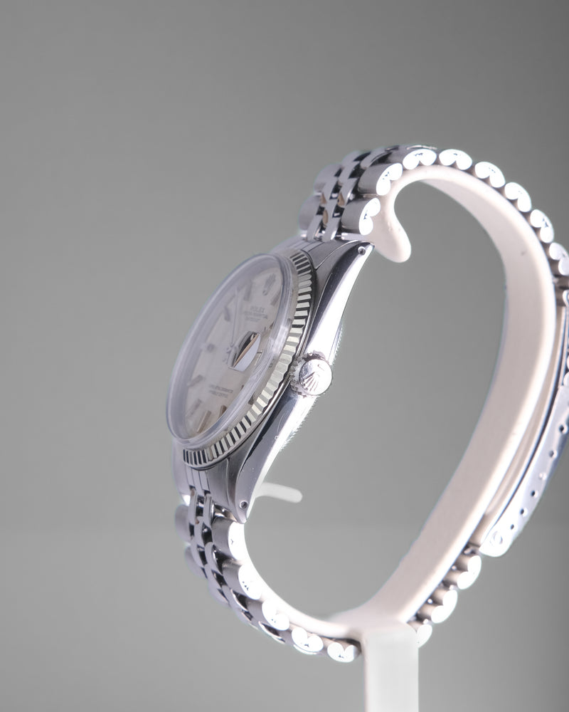Rolex 1601 Datejust from 1973 NON lume LINNEN dial