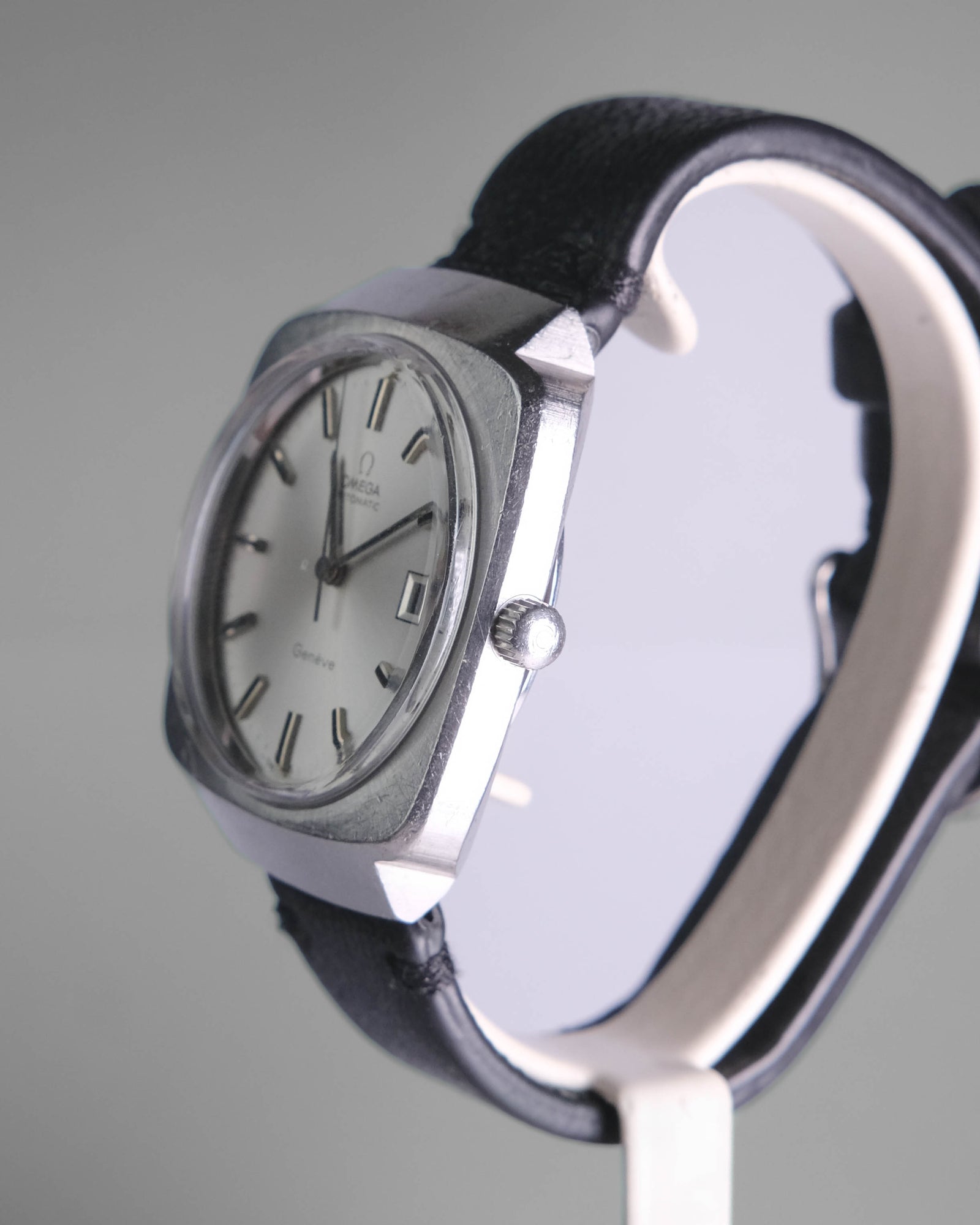 Omega Geneve シルバー レザー 時計 Omega Geneve シルバー レザー 時計