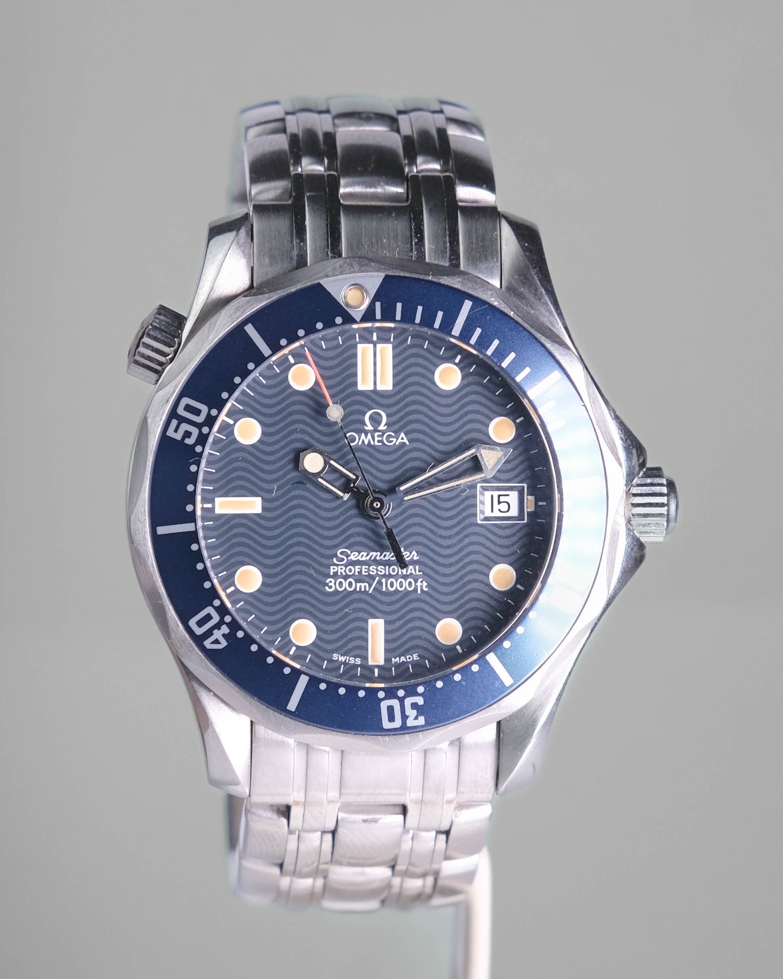 Omega James bond mid size quartz – Perpetual Watch Lover (PWL)
