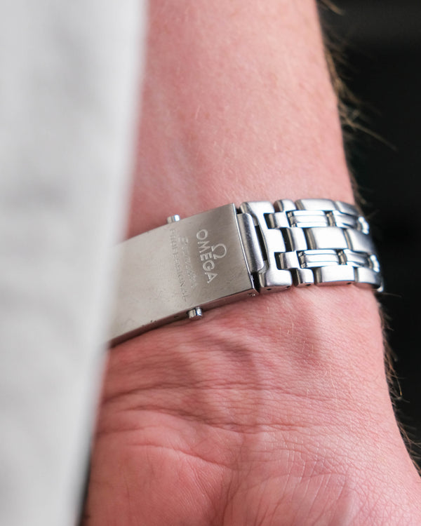 Omega James bond mid size quartz