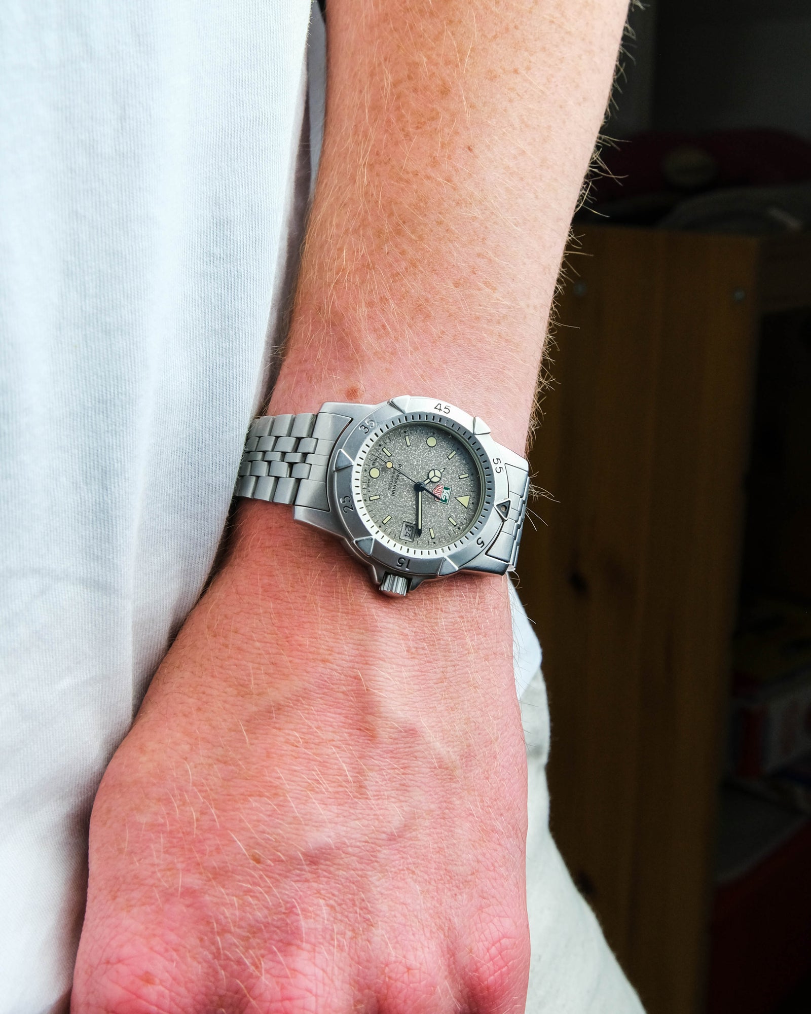 9Tag heuer Sparkle dial Professional 200m 959.713G – Perpetual