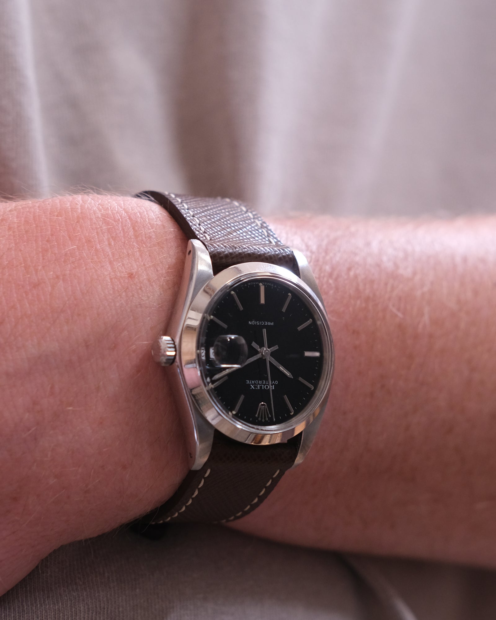 Rolex 6694 Mint condition stunning black dial 1985 – Perpetual