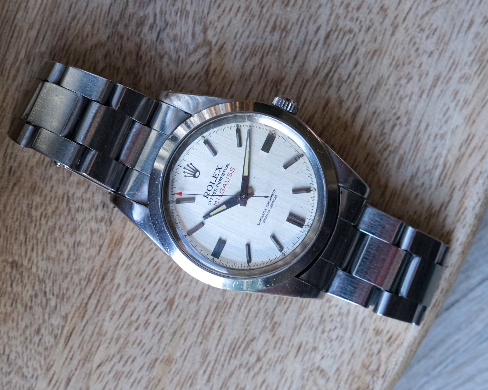 N.R 1019 シルバー L Rolex Milgaus reference 1019 silver dial – Perpetual Watch